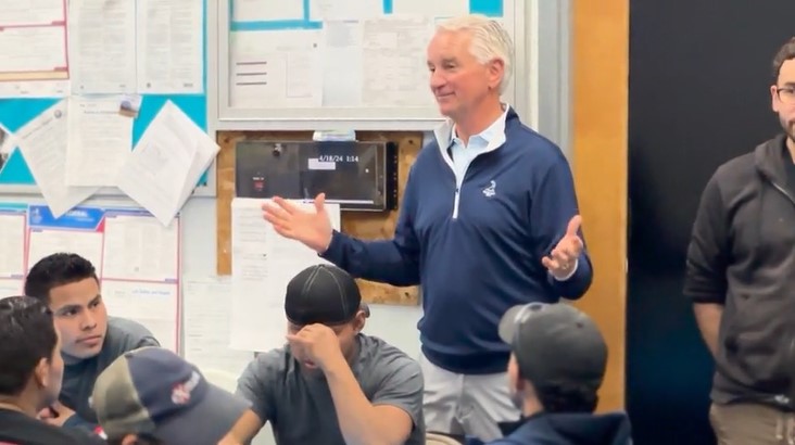 Steve Miller addressing the team