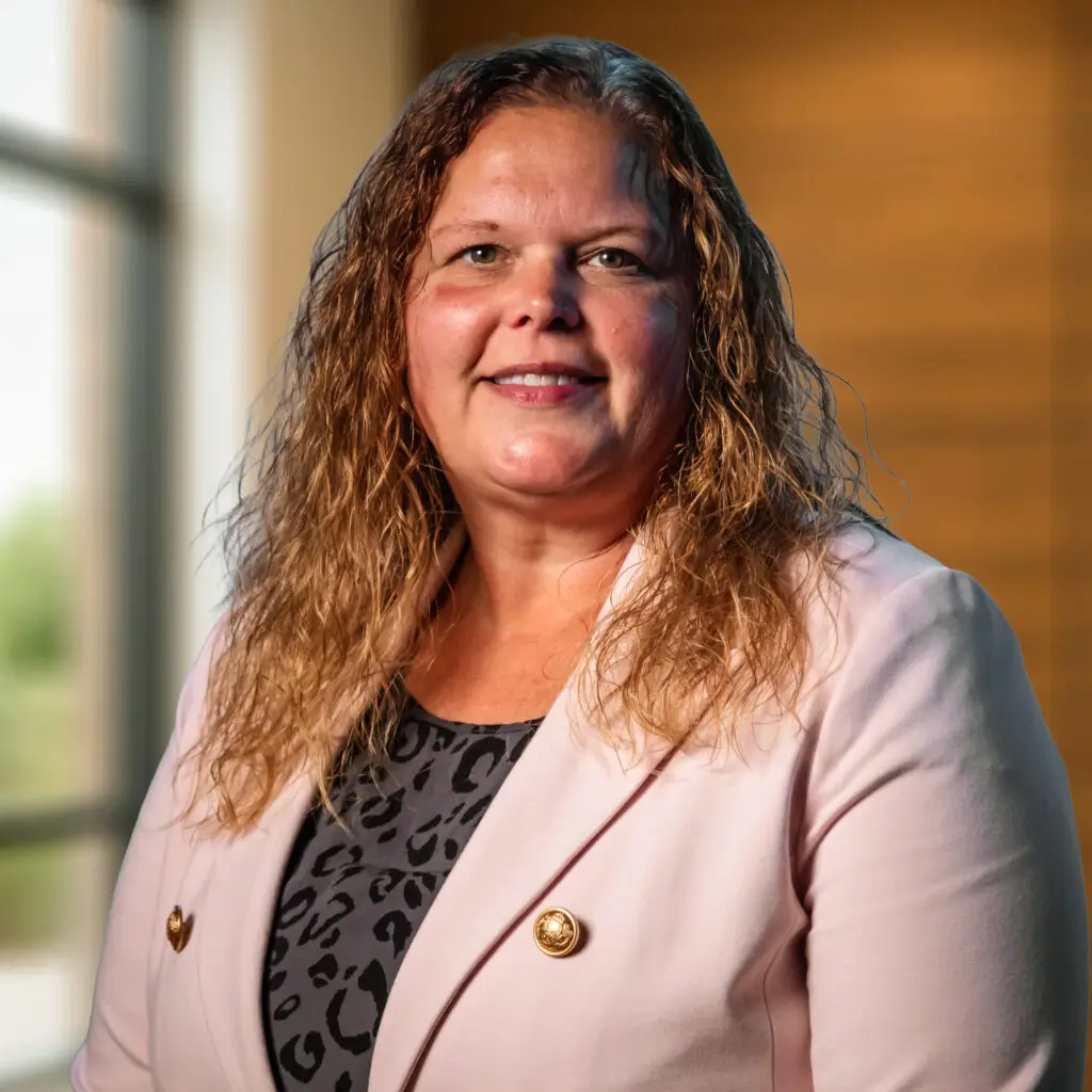 A photo of Misty Parshall.